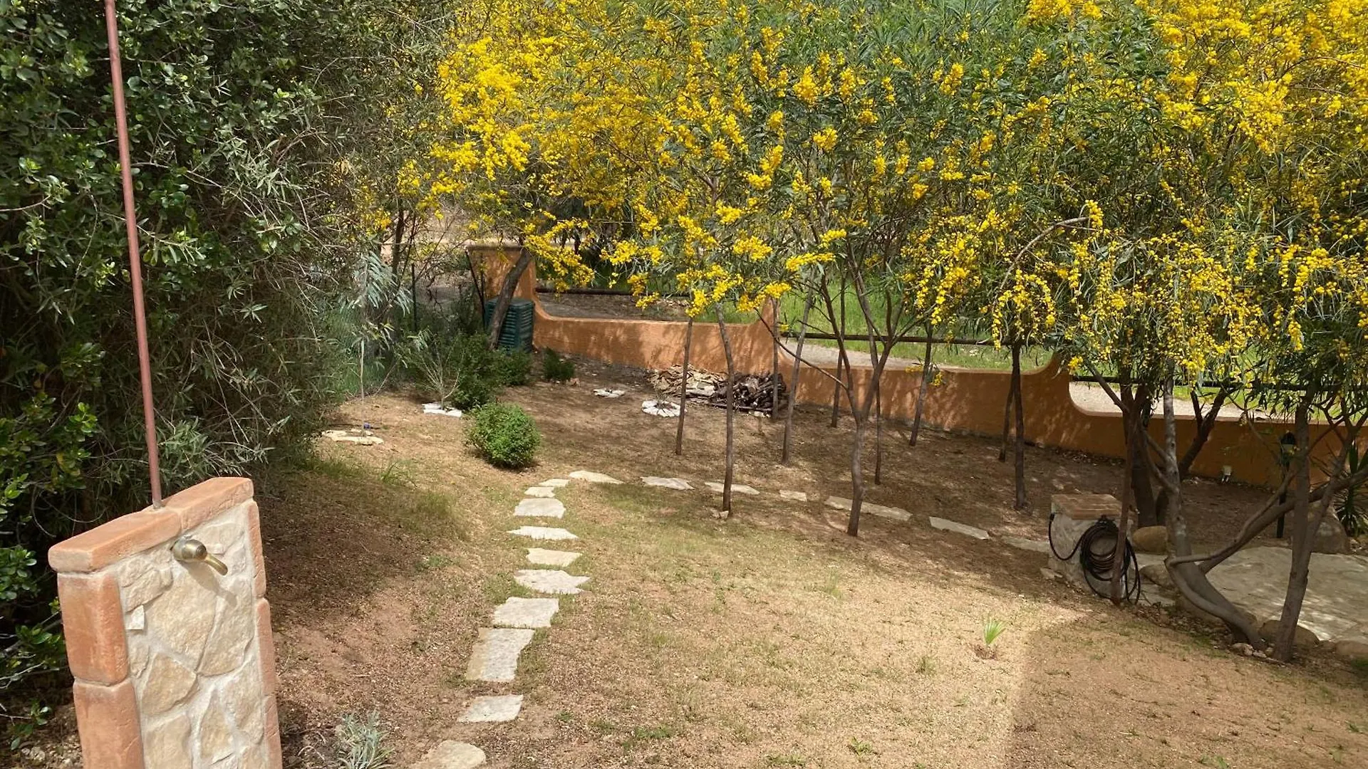 Vila Residenza I Ginepri Domus De Maria 0*,